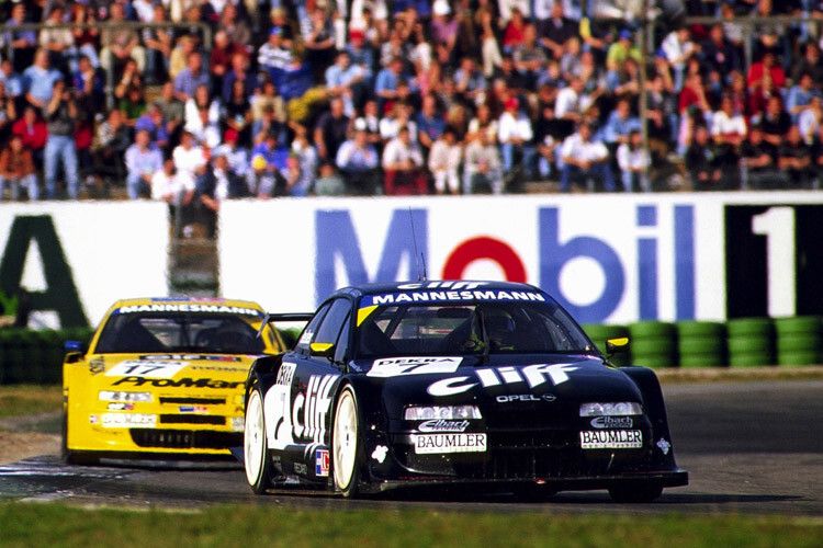 Bei der Internationalen Tourenwagen-Meisterschaft (ITC) gewann der Opel Calibra 1996 mit Manuel Reuter gleich beide Titel in der Fahrer- und Markenwertung. (Foto: Opel)
