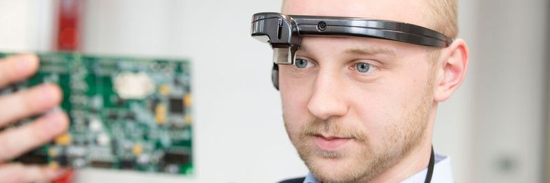 Das automatisch trainierte Objekterkennungssystem kann vielfältig eingesetzt werden, unter anderem in Augmented-Reality-(AR)-Brillen. (Bild:  KIT)