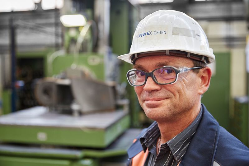 Uwe Hermann, Bereichsingenieur RWE Power: „Meine Erfahrung mit den mehrmals instandgesetzten und generalüberholten Produktionsanlagen sind sehr gut. Ich bin mir sicher, dass sich auch in 15 oder 20 Jahren ein wiederholtes Retrofit lohnt.“ (Starrag Group/Ralf Baumgarten)