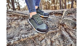 Der Sicherheitsschuh „Pan" unterstützt die natürliche Bewegung der Füße.  (Bild: Baak)