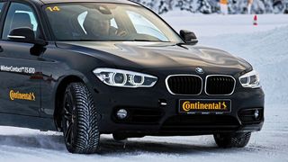 Der neue Continental Wintercontact TS 870 soll besseres Handling auf Schnee bieten. (Bild: Volker Warning)