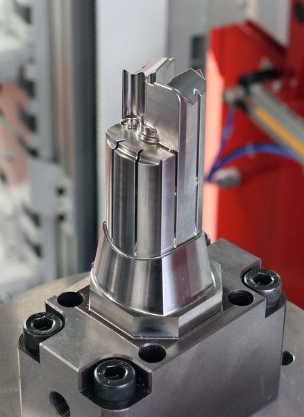 An inhaler injection mould die machined on the other Roeders RXP500 high-speed cutting centre. (Source: Hurco)