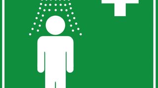 Sicherheitsnotduschen in Laboratorien – Was Sie schon immer über sie wissen wollten (sollten) (©teracreonte - stock.adobe.com)