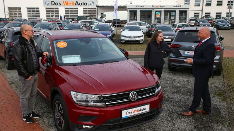 Bei den Gebrauchtwagenkäufern kommen nach wie vor fast nur Verbrenner in die engere Auswahl.(Bild:  sp-x / Uli Sonntag)