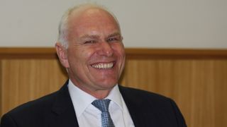 Swissmem-Präsident Hans Hess schaut trotz der stagnierenden Umsätze sehr zuversichlich in die Zukunft. Grund: die Schweizer MEM-Industrie weiss sich auf die schwierigen Rahmenbedigungen perfekt einzustellen. (Böhm) (Archiv: Vogel Business Media)