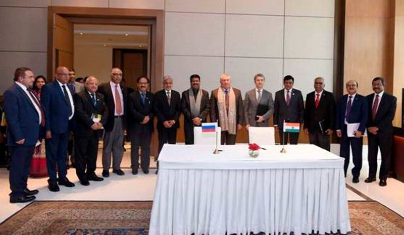 The Indian Minister of Petroleum & Natural Gas and Steel, Dharmendra Pradhan and Igor Sechin, CEO and Chairman of Rosneft witnessed the signing of the first-ever Term Contract between IOCL and Rosneft. (Press Information Bureau )
