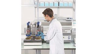 Abb. 1: Paralleles Bioreaktorsystem für flexible Scale-down-Untersuchungen. (Eppendorf)