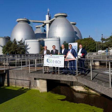 Ein Pilotprojekt erprobt in Bottrop erstmalig die Herstellung von strombasierten E-Fuels.(Bild:  Markus Matzel)