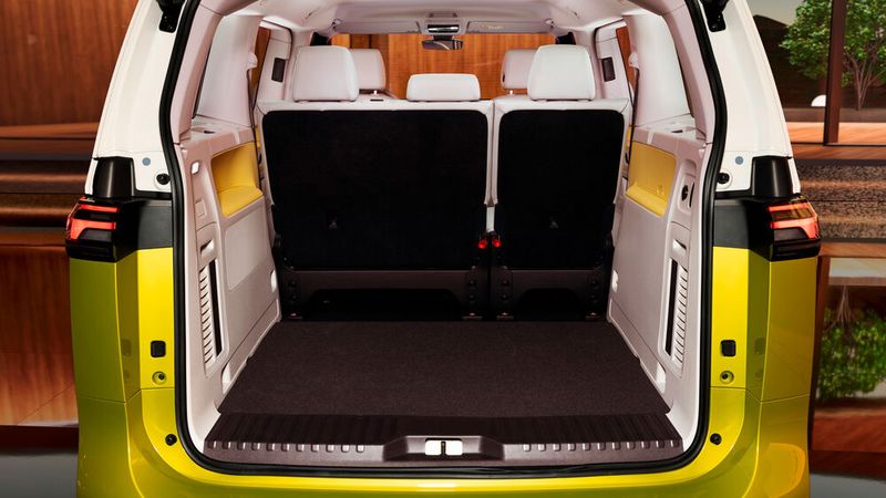 Mit fünf Personen an Bord beträgt das Kofferraumvolumen 1.121 Liter, mit umgeklappter zweiter Sitzreihe sogar bis zu 2.205 Liter. (Bild: Volkswagen)
