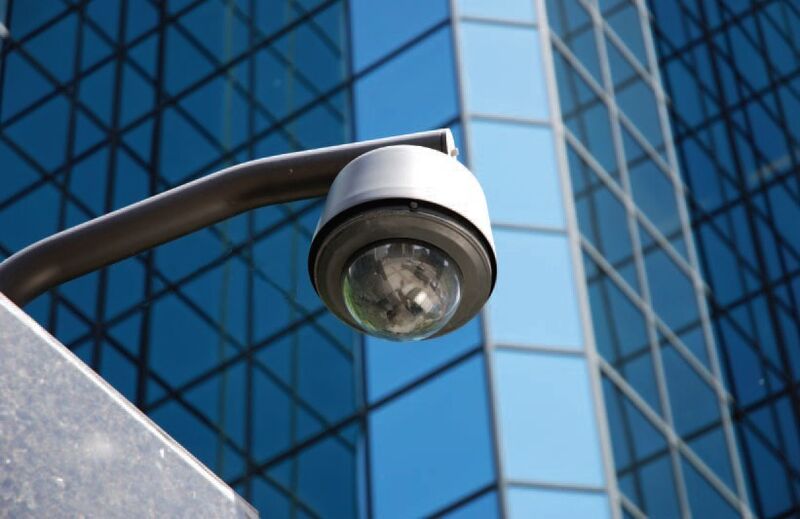 In immer mehr Unternehmen kommen Sicherheitslösungen mit IP-Kameras zum Einsatz. (Bild: LenovoEMC)