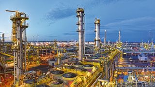Heizsysteme und ihre Bestandteile müssen wie alle Komponenten für Anlagen in der chemischen Industrie ATEX-zertifiziert sein. (Bild: ©industrieblick - stock.adobe.com)