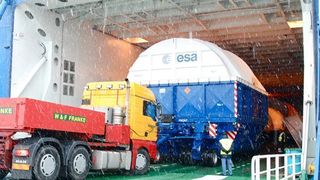 Hauptauftraggeber der Spedition W & F Franke ist der Windenergieanlagen-Hersteller Enercon. Aber auch Unternehmen aus der Raumfahrtindustrie (siehe Bild) oder dem Maschinen- und Anlagenbau zählen zu den Kunden. Bild: Reteco (Archiv: Vogel Business Media)