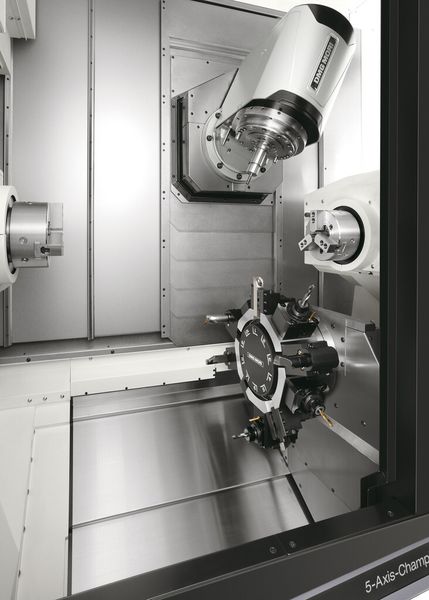 Weiterentwicklungen des NTX 1000 steigern die Produktivität. Von Medizintechnikherstellern werden die Dreh-Fräs-Zentren meist als komplett automatisierte Turn-Key-Lösungen geordert. (Bild: DMG)