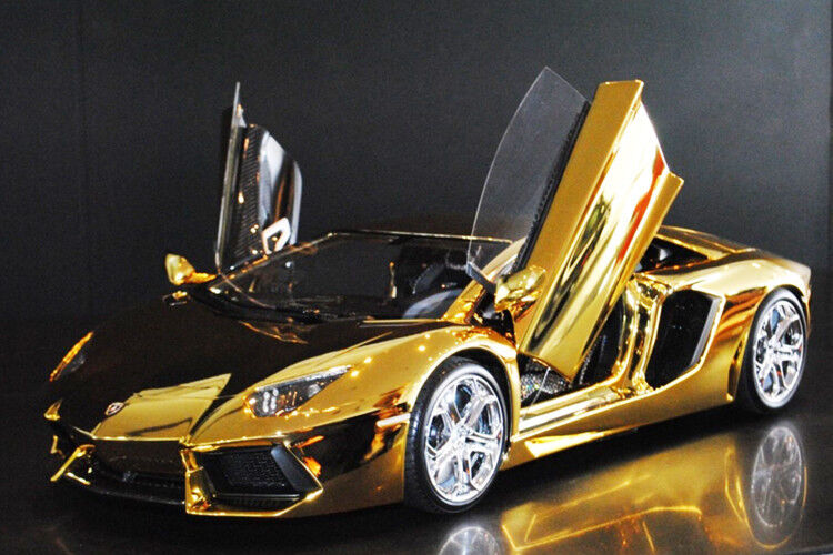 Die mit Diamanten besetzte Aventador-Miniatur aus purem Gold wird auf einen Preis von rund 7,5 Millionen Dollar taxiert. Damit ist sie 25 Mal teurer als das Original. (Foto: Gülpen)