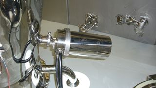 Die Aufnahme zeigt CIP-Vorrichtung für die LHP-Sonde in einem Wirbelschichtapparat.  Bilder: J-M Analsentechnik (Archiv: Vogel Business Media)