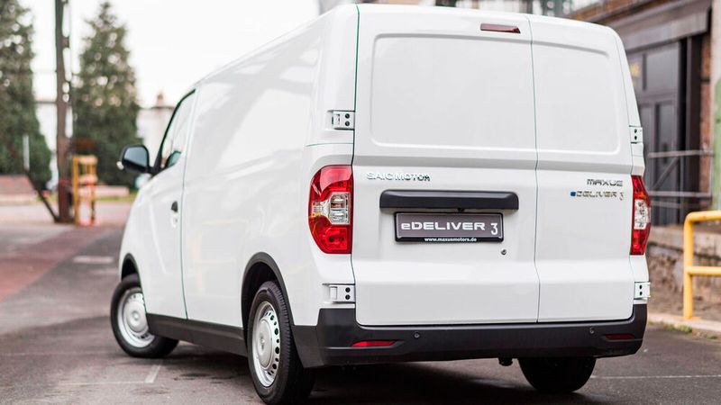 Hinten gibt es Flügeltüren. (Bild: Maxus)