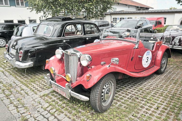 Sonnenschein war genau das richtige Wetter für den MG TD (Baujahr 1953). (Zietz)