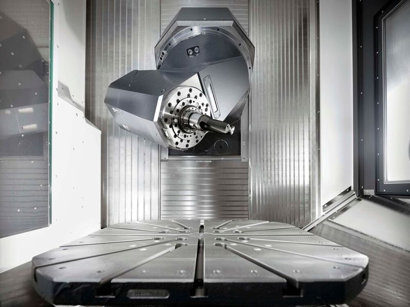 Working area of the Heller F 6000 5-axis mill-turn centre, which will also be on the stand at AMB 2026. (Source: Heller)