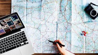 Trotz moderner Kommunikationsmittel sind peersönliche Treffen und Geschäftsreisen unumgänglich für den Erfolg eines Unternehmens. (gemeinfrei)