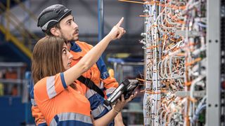 Bei Airbus sollen in diesem Jahr 3.500 zusätzliche Mitarbeiter eingestellt werden.  (Bild: Airbus SAU 2022 Gonzalo Cases Mango Producciones)