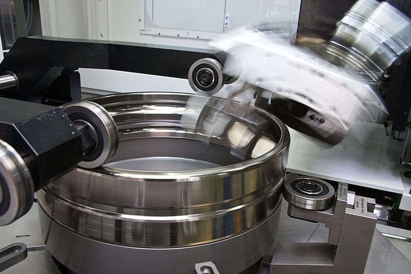Beim Superfinish-Verfahren wird ein direkter Flächenkontakt zwischen Werkzeug und Werkstück hergestellt. (Bild: Supfina Grieshaber)
