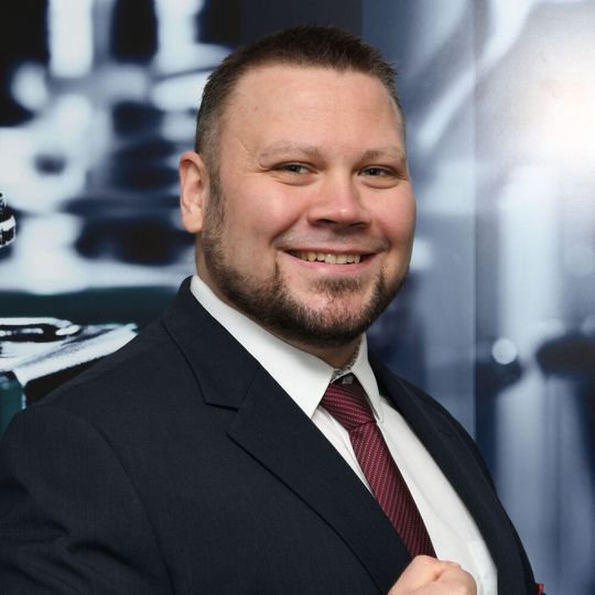 Tobias Wölk ist Produktmanager für Automatisierungstechnik bei Reichelt Elektronik. Tobias Wölk ist Produktmanager für Automatisierungstechnik bei Reichelt Elektronik.