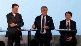 Die CEOs der Allianzpartner traten am Montag gemeinsam vor die Presse: (v. l.) Makoto Uchida (Nissan), Luca de Meo (Renault) und Takao Kato (Mitsubishi). (Bild: Screenshot )