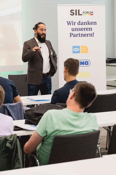 Jens Baar (Wika) über neue Temperaturtransmitter-Generation mit optimierter Handhabung und höherer Aufdeckrate von Fehlern (Bild: Stefan Bausewein)