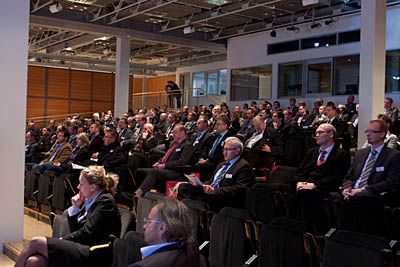 Volle Ränge im Heinz-Nixdorf-Museumsforum in Paderborn. (Archiv: Vogel Business Media)