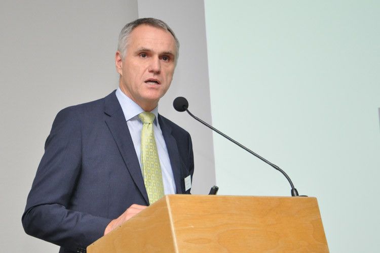 Verbandsgeschäftsführer Dietrich Asche war für die Formalien zuständig. (Foto: Wehner)