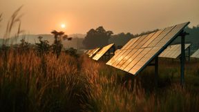 Energy harvesting removes the need for periodic battery swaps in hard‑to‑reach sensors — economically and regulatorily attractive as EU battery rules raise compliance and lifecycle costs. (Source: © Plaifah - stock.adobe.com)