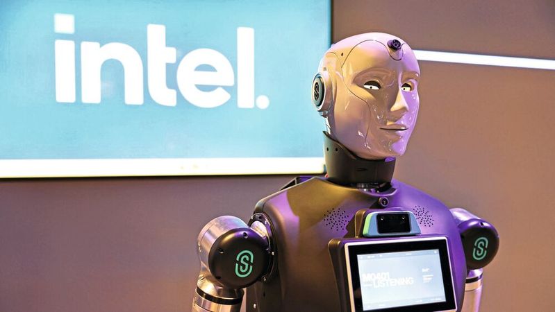 RoBee: Oversonics humanoider Assistenzroboter nutzt Intels Core-Ultra-300-SoC („Panther Lake“) für KI-Inferenz direkt im Gerät, etwa für Sprache, Wahrnehmung und einfache Entscheidungslogik.(Bild:  Intel)
