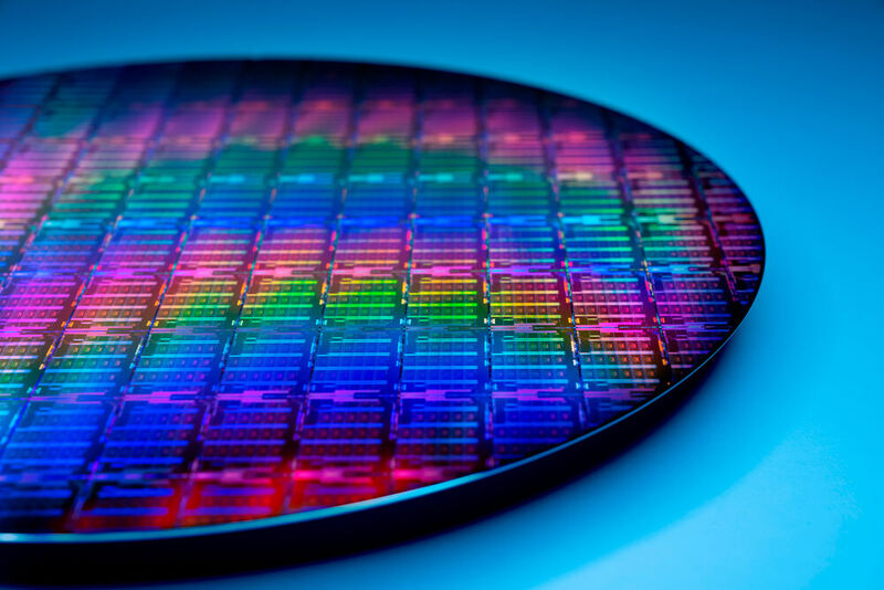 Intel investiert kräftig in Produktionskapazitäten für Mikrochips.