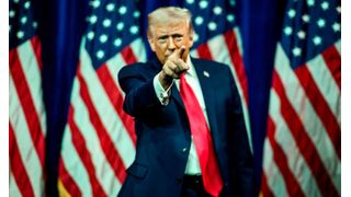 Der US-Präsident Donald Trump in einer seiner Lieblingsposen (Bild: The White House, Washington)