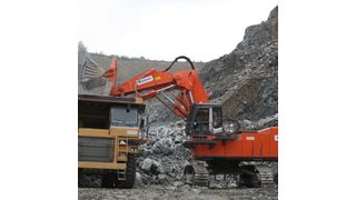 Mit seiner Felsausrüstung einschließlich umfassenden Steinschlagschutzes wird der Hitachi ZX870H-3 LD zum echten Steinbruch-Spezialisten im Kiesel-Programm. Ersatzteile der Baumaschinen lagern in Zukunft wohl auch in Stockstadt.  (Bild: Kiesel)