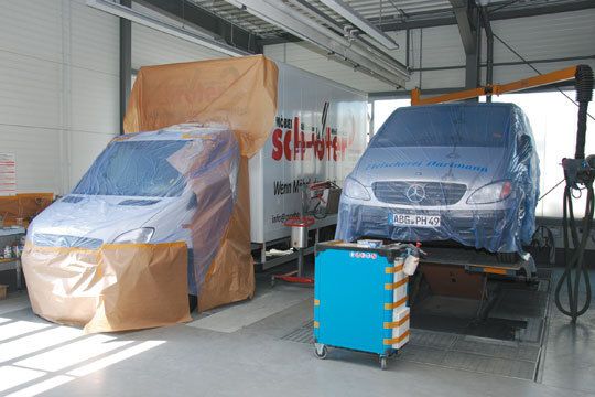 Lackschäden stellen für den Geraer Mercedes-Nutzfahrzeugbetrieb kein Problem dar. (Archiv: Vogel Business Media)