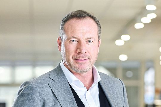 Kolja Rebstock: „Wir sind nicht der Meinung, dass es im Moment Sinn macht, die Produktstrategie ausschließlich auf rein elektrische Fahrzeuge auszurichten.“(Bild:  Mitsubishi/Ferdinando Iannone)