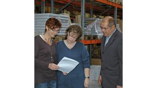 Abb. 1: Von links: Stephanie Spielmann, Vertrieb und Import, Angelika Schmuhl, Innendienstleiterin und Kleinfeld-Geschäftsführer Günter Klann (Bild: LABORPRAXIS)