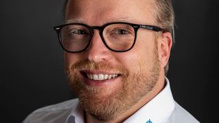 Thorsten Schmidt: „Wenn die Losgröße im Extremfall bis auf die ,Stückzahl 1‘ sinkt, sind flexiblere Lösungen unabdingbare Voraussetzung für den wirtschaftlichen Erfolg von Produktionsunternehmen.“ (Bild: SVS-Vistek)