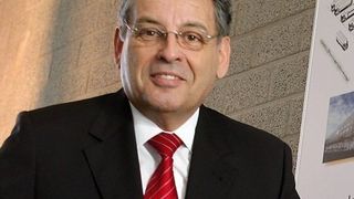 Karl-Heinz Dullinger, Geschäftsführer der Vanderlande Industries GmbH: „Nur mit simulationsgestützten Dispo-Tools können Hochleistungs-Distributionssysteme immer am optimalen Betriebspunkt gefahren werden, egal wie die Strukturen der Artikel und Aufträge sich verändern.“  Bild: Vanderlande Industries (Archiv: Vogel Business Media)