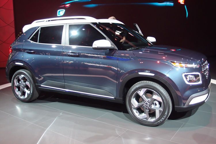 Es ist künftig das kleinste und billigste SUV von Hyundai und hört auf den Namen Venue. Nach gegenwärtigem Stand gibt es ihn nur als 1,6-Liter-Vierzylinder-Benziner. (press-inform)