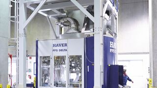 Die zwölf Jahre alte Form-Fill-Seal-Anlage von Haver & Boecker wurde durch Umbaukits auf den aktuellen Stand der Technik gebracht. (Bild: Haver & Boecker)