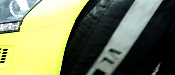 Mercedes-AMG stellt einen neuen Rundenrekord in der „Grünen Hölle“ auf: Das SLS AMG Coupé Electric Drive bezwingt die Nürburgring-Nordschleife in 7:56,234 Minuten (Bild: Mercedes-AMG)