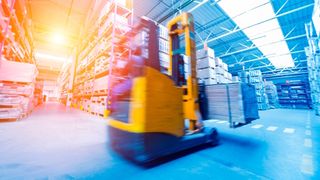 Inertiale Messeinheiten spielen für die präzise Erfassung von Bewegungen in mobilen Maschinen wie Gabelstaplern eine wichtige Rolle. (Bild: Phoenix Contact)