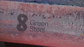 Der Swiss Green Steel wird durch das Recycling von Stahlschrott und dessen Wiederaufbereitung mit kohlenstoffarmen und erneuerbaren Energien hergestellt. (Bild: Swiss Steel)