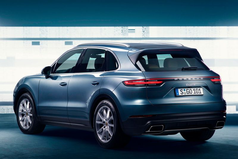 Die Heckansicht mit durchgehendem Leuchtband kennt man bereits vom 911. (Porsche)