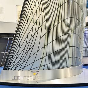 Hybrider Leichtbauweise	 Der Messepavillon der Leichtbau BW auf der Hannover Messe 2014 ist natürlich in Leichtbauweise gebaut.