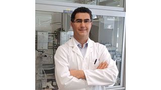 Harun Tüysüz vom MPI für Kohlenforschung erhält den Dechema-Preis für seine Arbeiten zur  Entwicklung von Katalysatoren (Bild: Dechema)