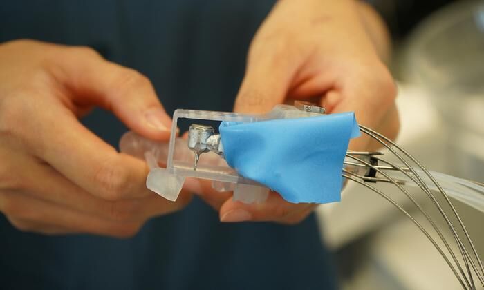 In future, the dental robot will be able to use sensors to check its position and correct it if necessary.  (Source: University of Basel/ Catherine Weyer)
