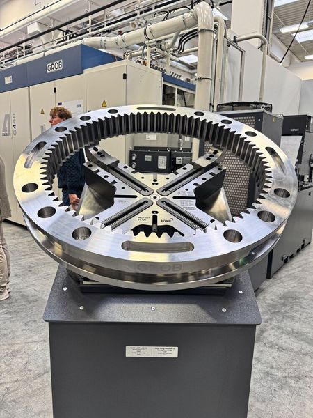 Grob zeigt auf seiner bislang größten Hausmesse 2025 technologische Highlights auf über 6.000 Quadratmetern. (Bild: VCG/Sonnenberg)